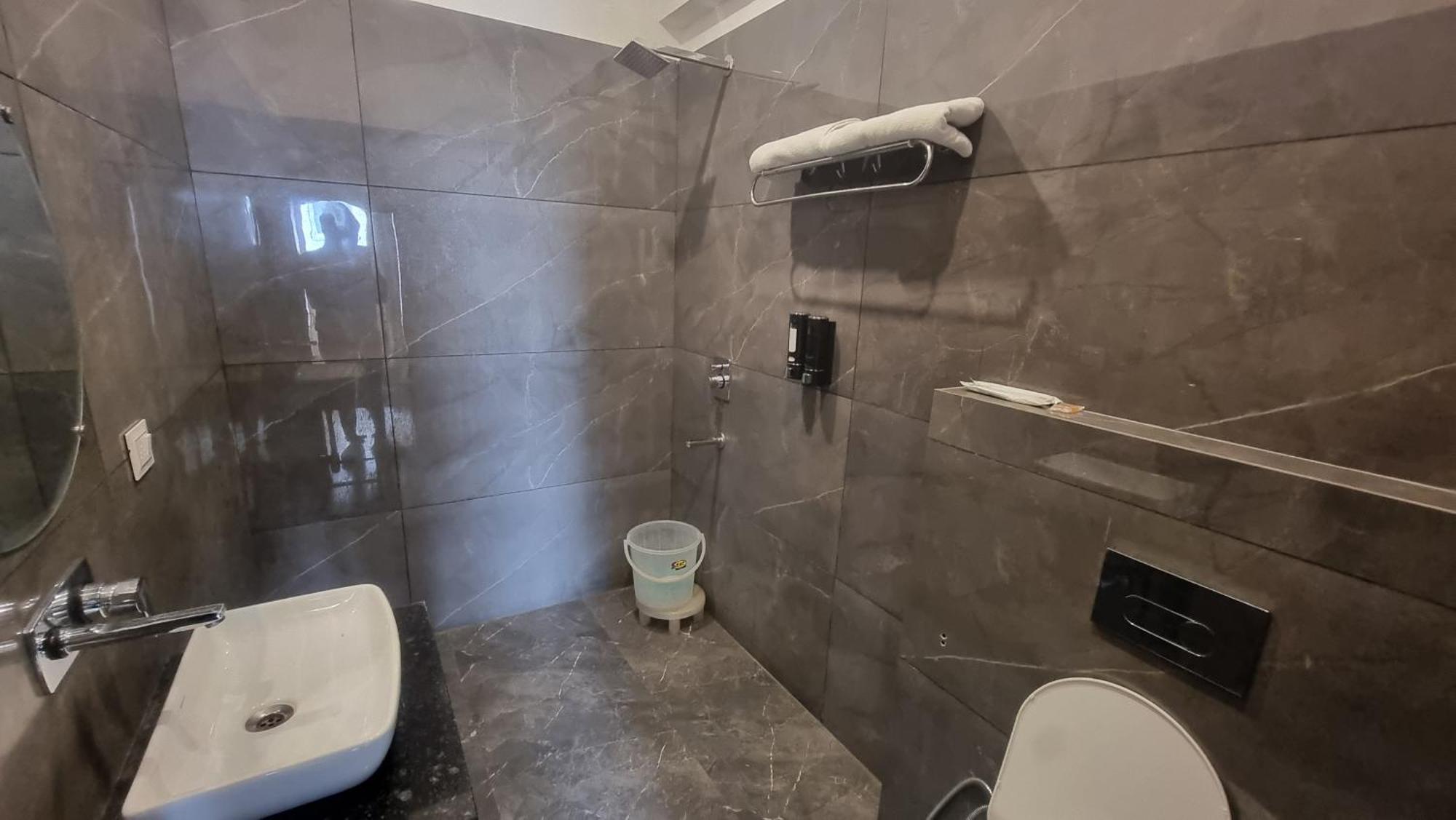 Praana Wellness Resort By Around Stays Rishīkesh Екстериор снимка